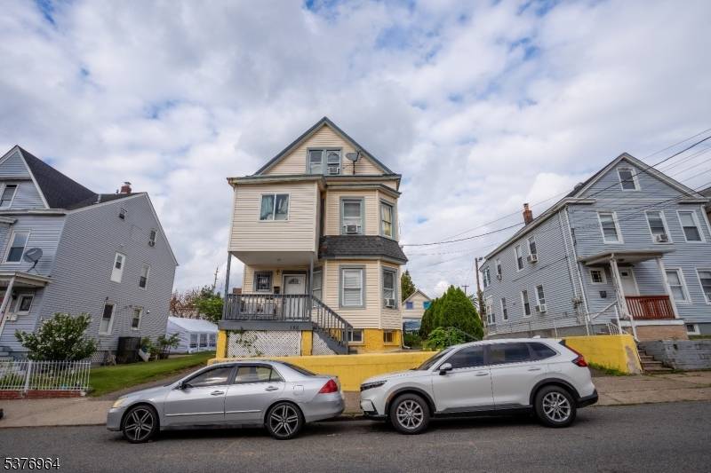 Paterson City, NJ 07522,186 Carbon St