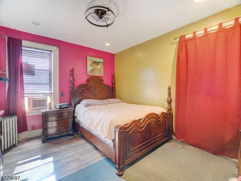 Newark City, NJ 07106,170 Oakland Ter