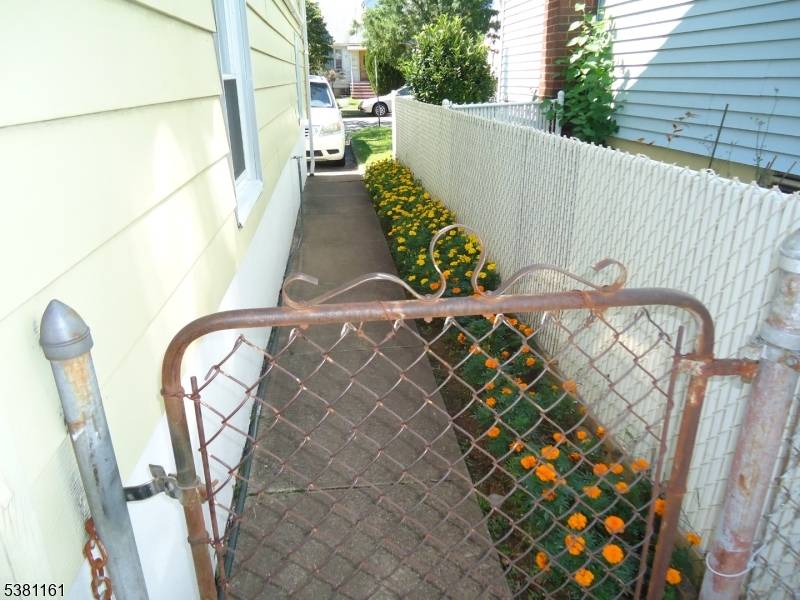 Linden City, NJ 07036,221 Jefferson Ave