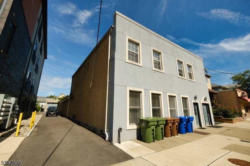 Linden City, NJ 07036,30 W Price St