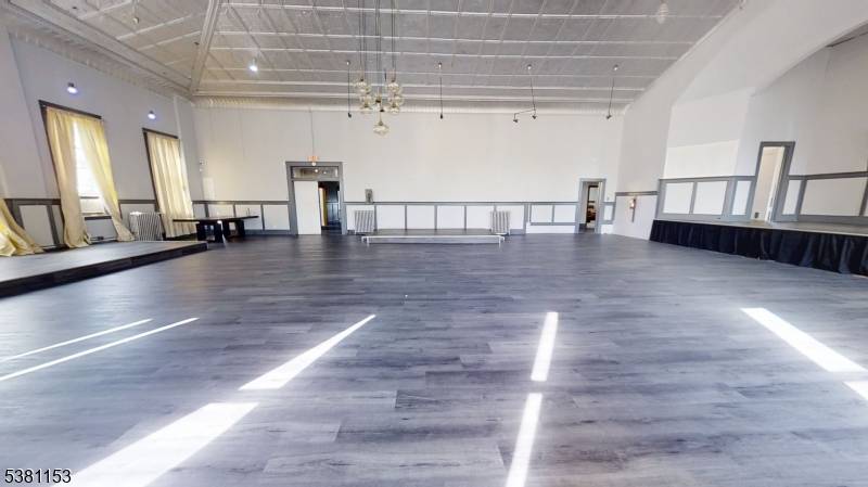 Kearny Town, NJ 07032,155 Midland Ave 3rd FL