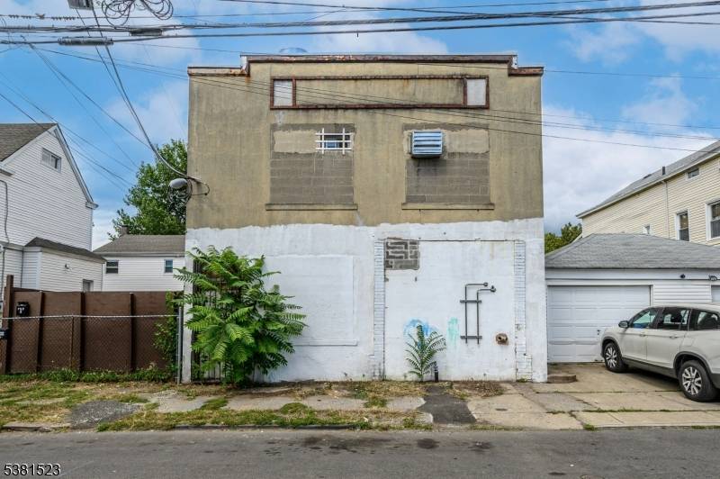 Paterson City, NJ 07524,172 Lyon St