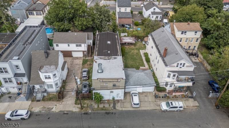 Paterson City, NJ 07524,172 Lyon St