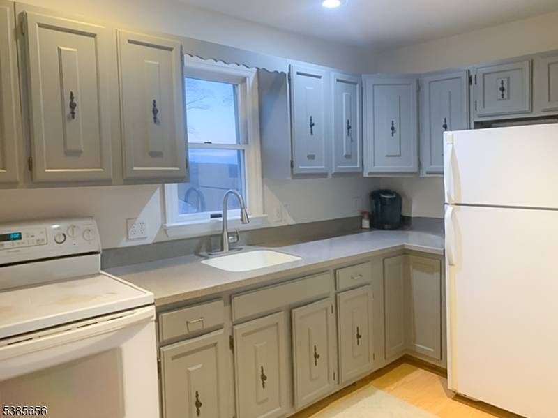 Hopatcong Boro, NJ 07843,5 Geneva Trl