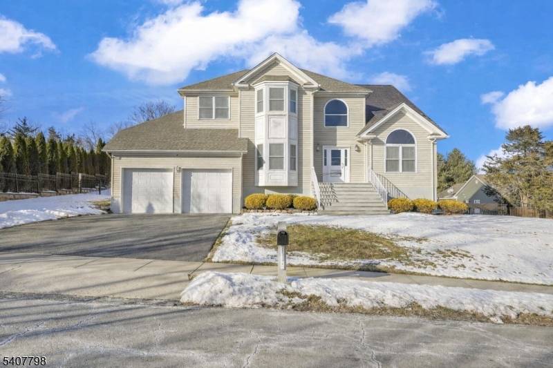 Montville Twp., NJ 07082,4 Bellows Ln