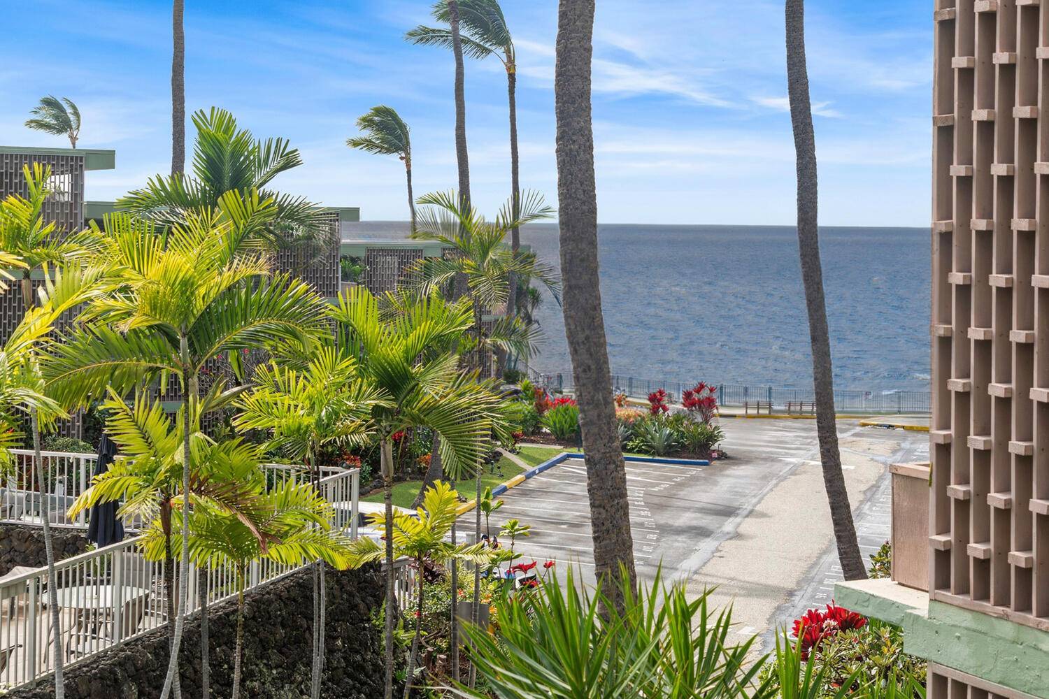 Kailua-kona, HI 96740,75-6016 ALII DR #221