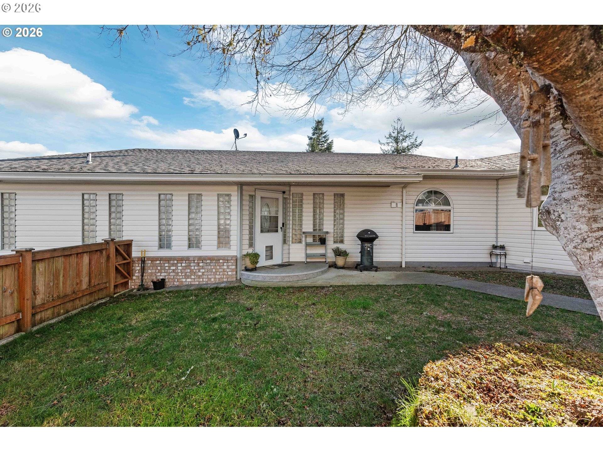 Coos Bay, OR 97420,770 18TH AVE