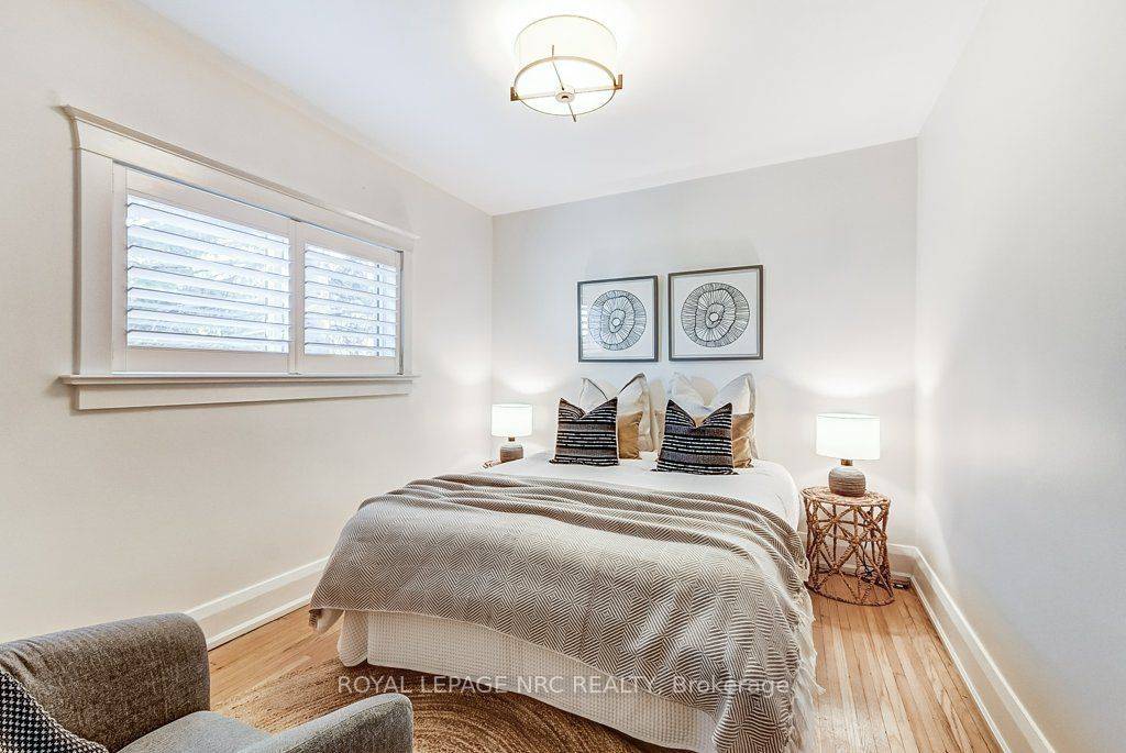 Toronto W06, ON M8V 2Y3,30 Fourth ST #Upstairs