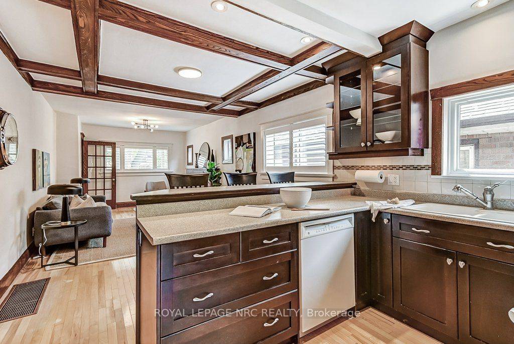 Toronto W06, ON M8V 2Y3,30 Fourth ST #Upstairs