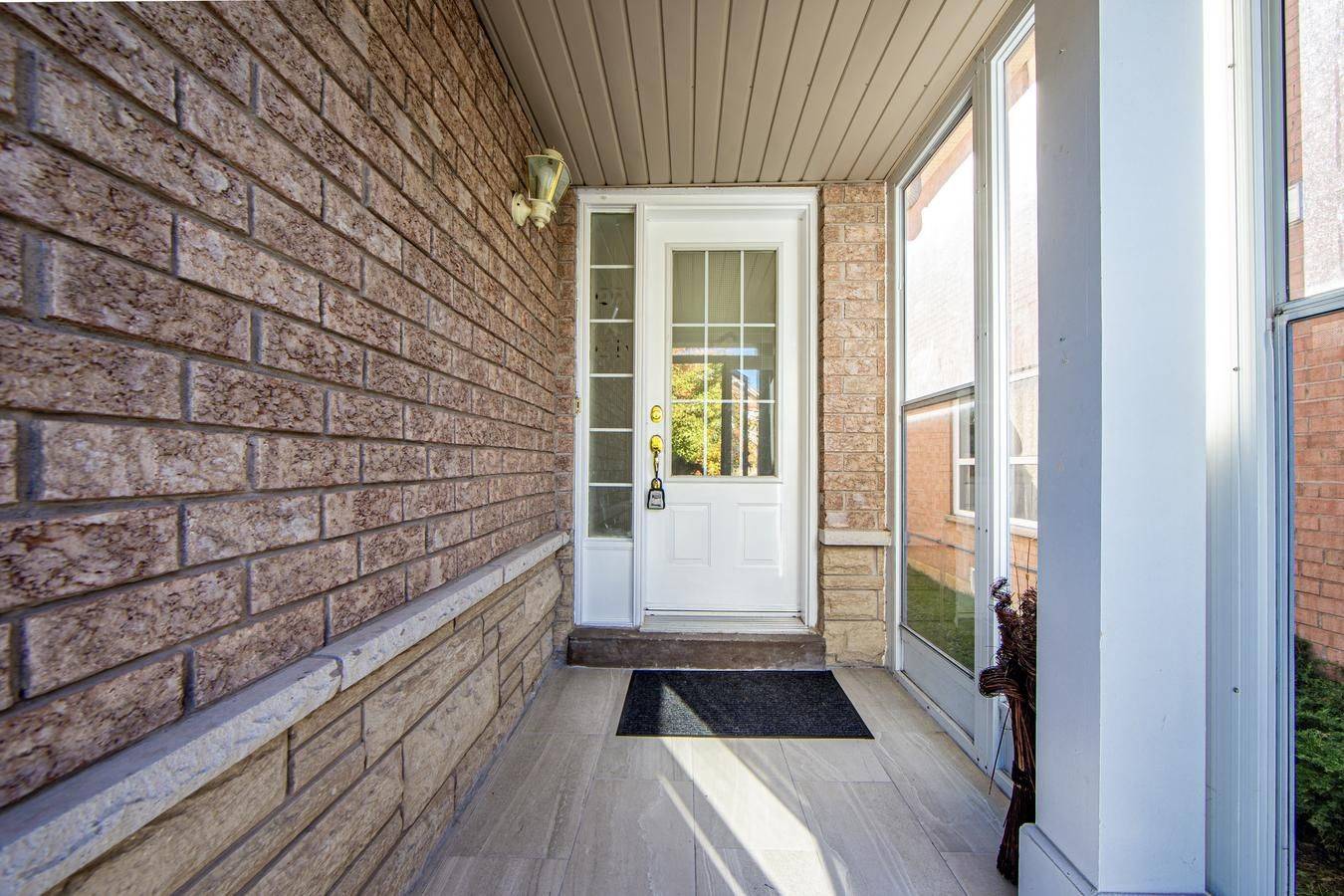 Mississauga, ON L5N 8M2,3391 Bruzan CRES