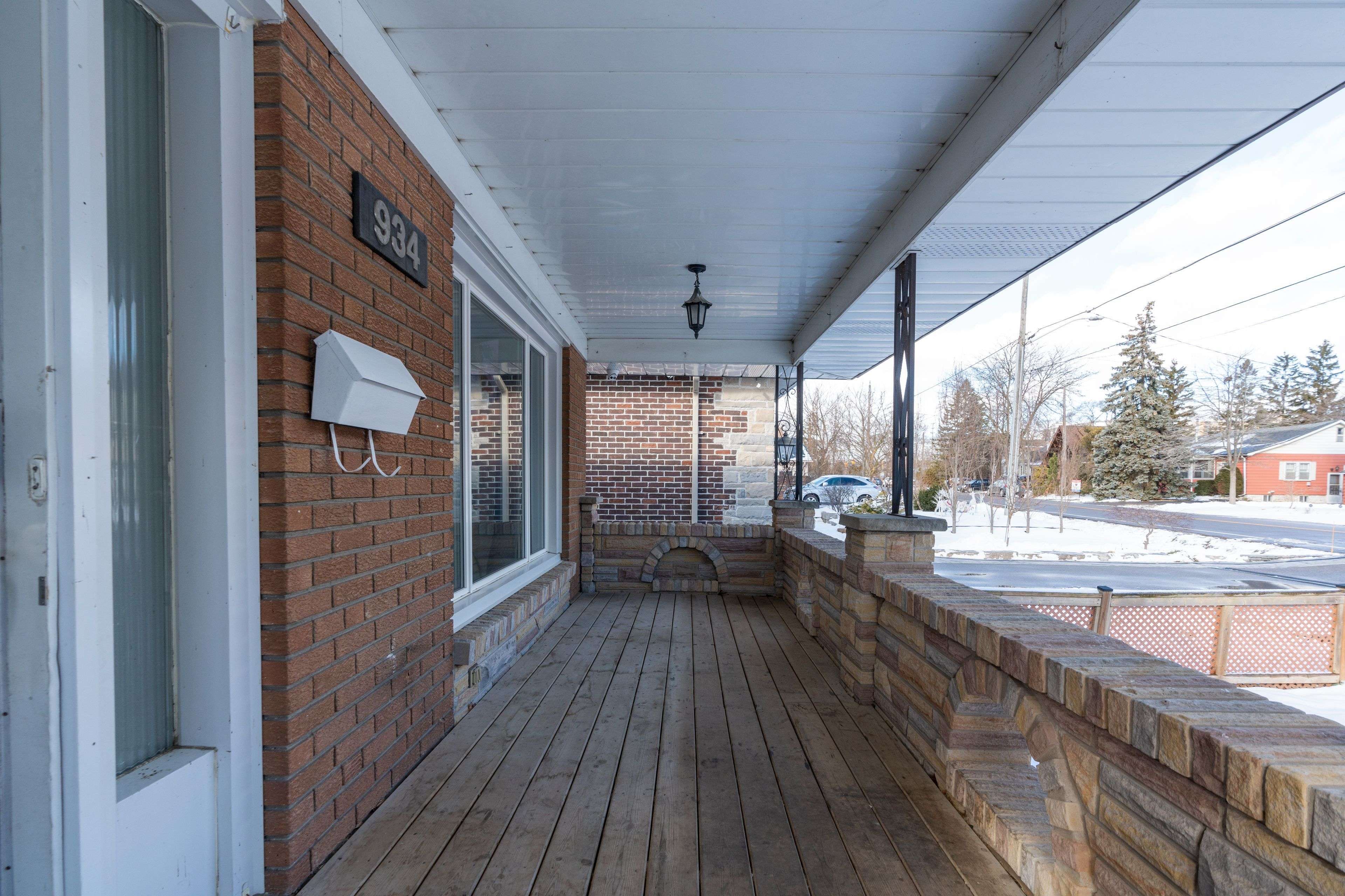 Mississauga, ON L5G 4E2,934 Beechwood AVE #Upper