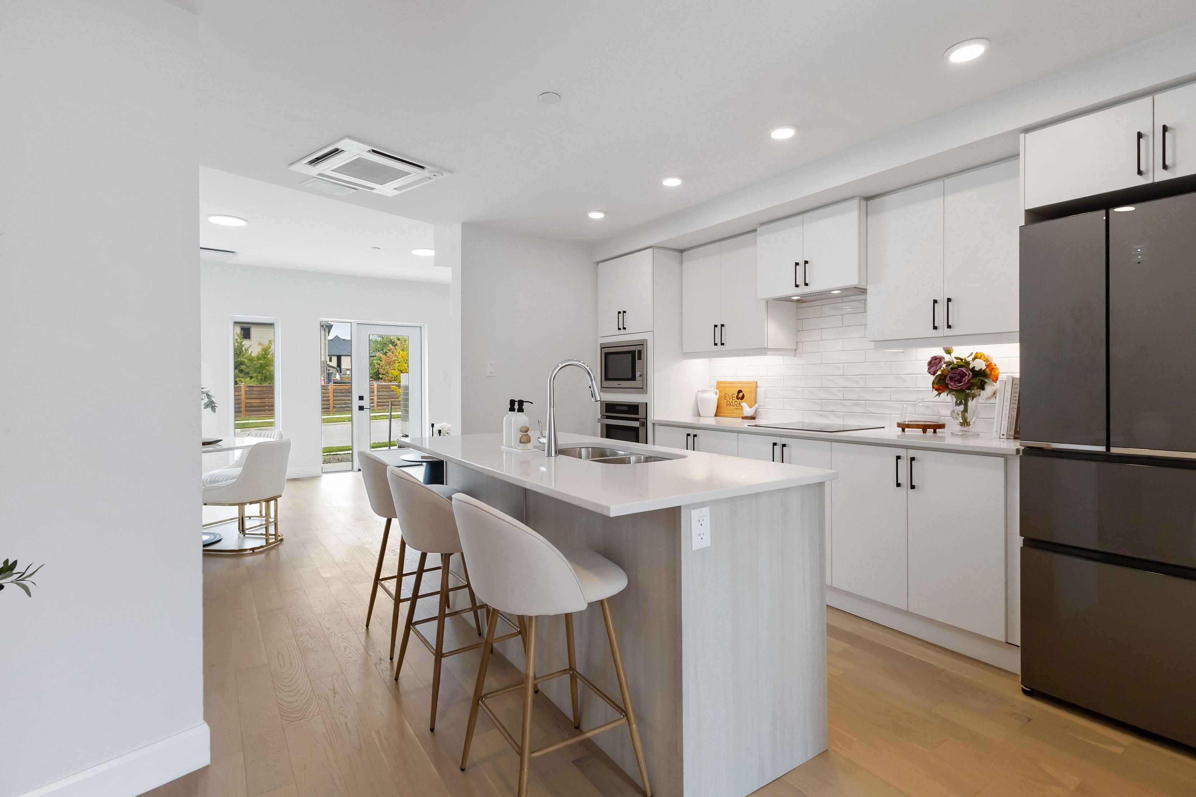 London South, ON N6K 0L3,2082 Lumen DR #B117