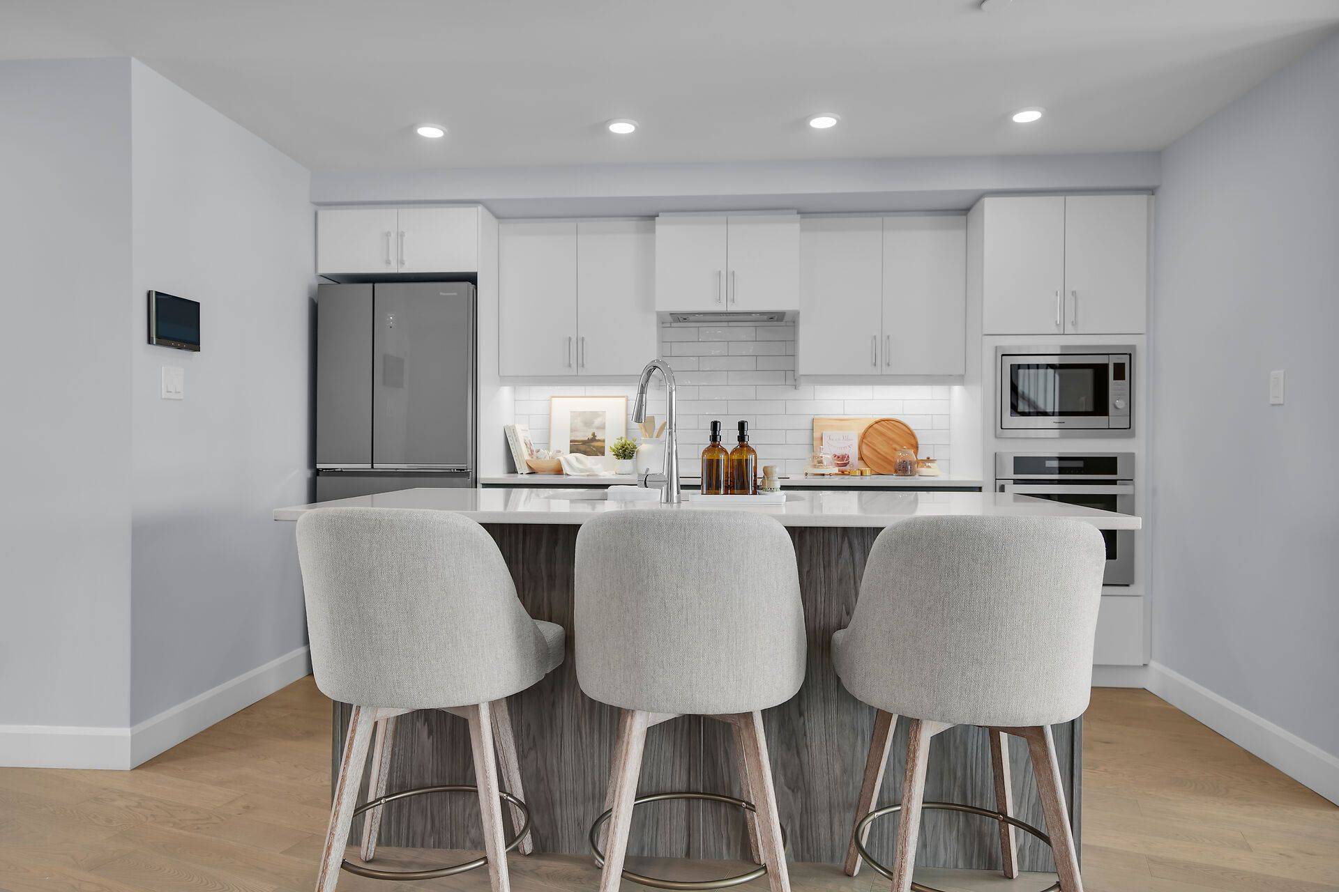 London South, ON N6K 0L3,2062 Lumen DR #A120