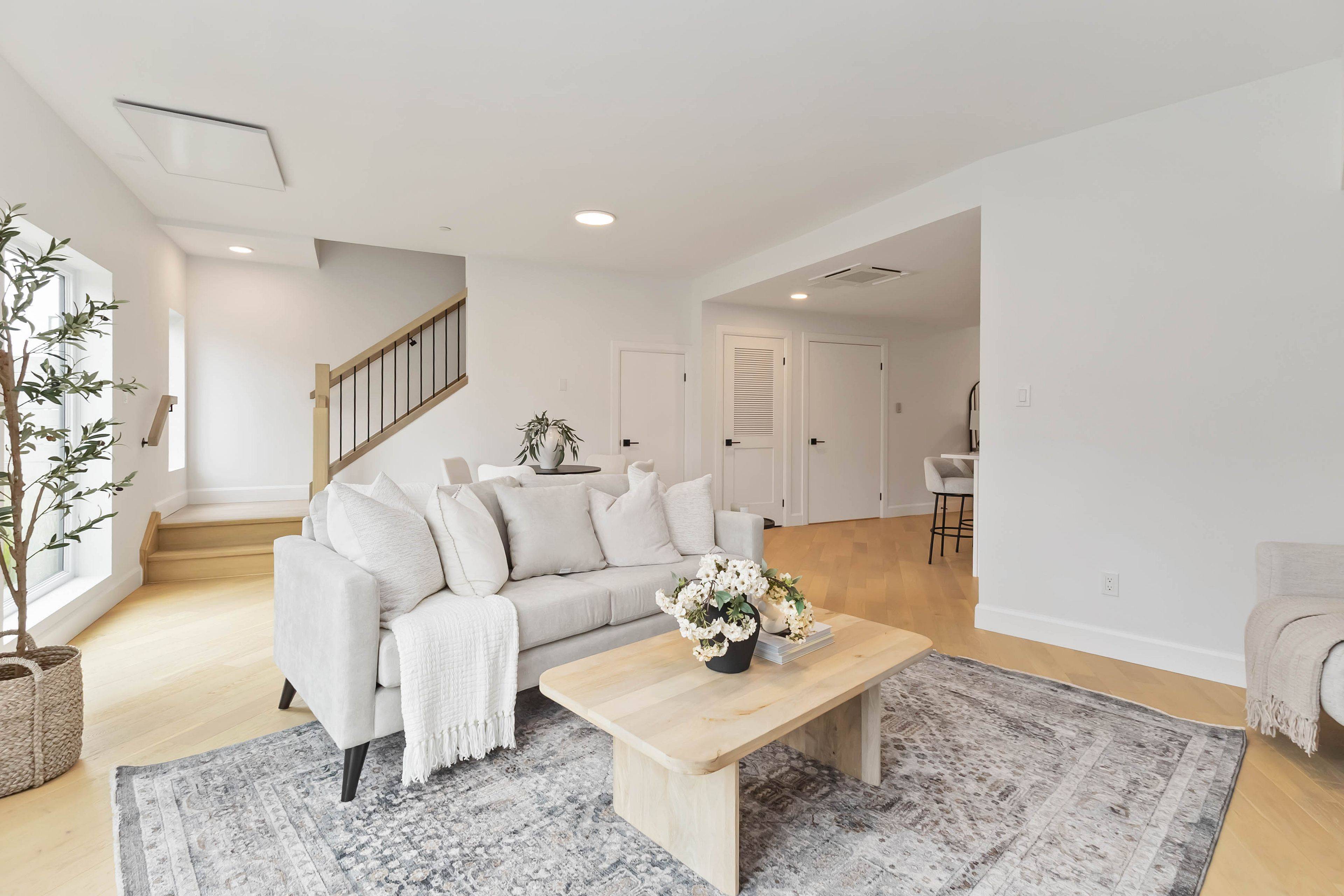 London South, ON N6K 0L3,2062 Lumen DR #A110