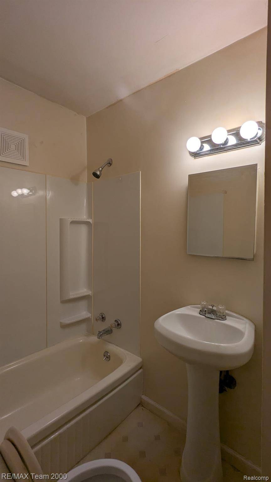 Lincoln Park, MI 48146,1830 Southfield