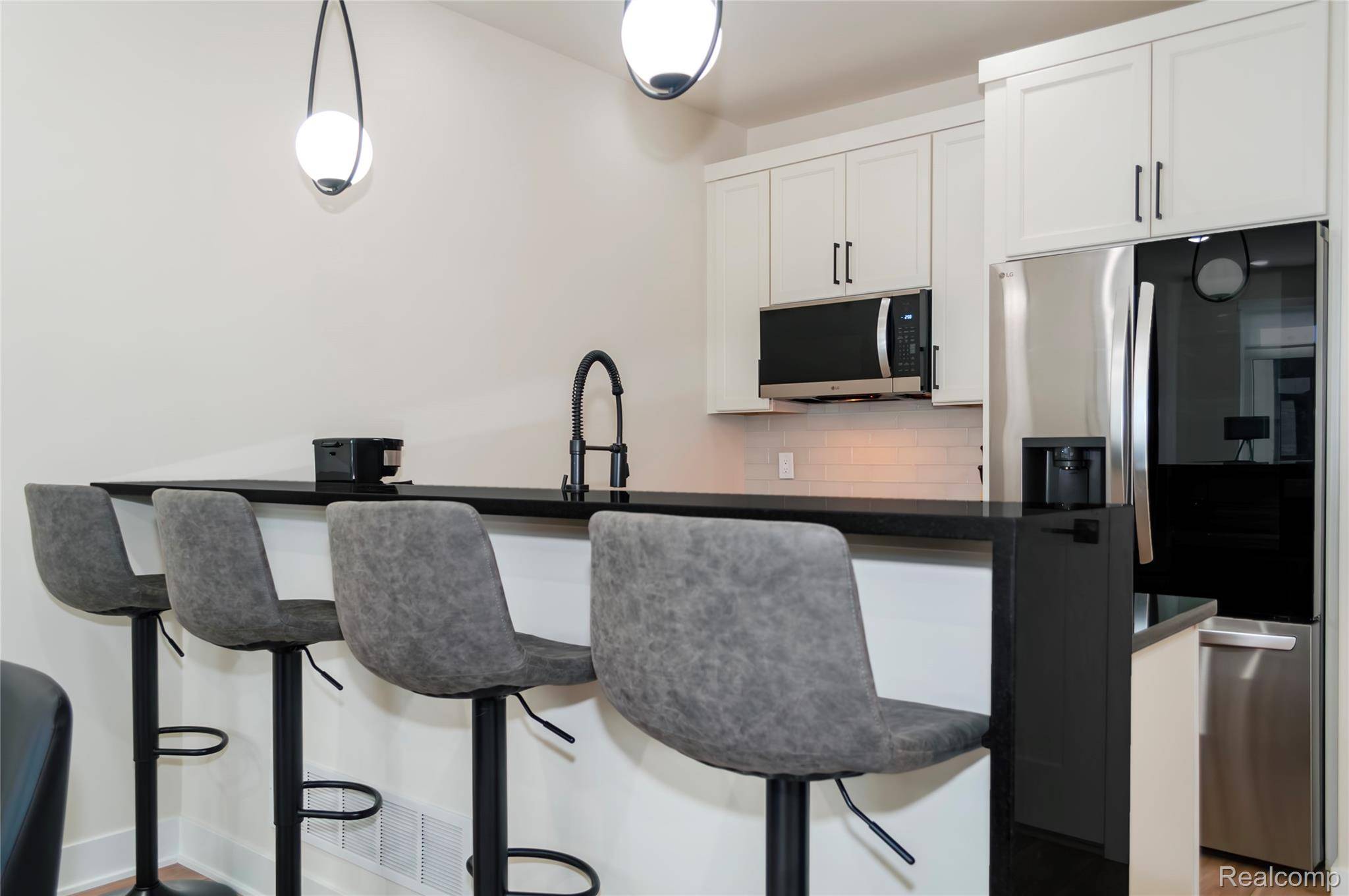 1174 Smart Town DR, Dearborn, MI 48126