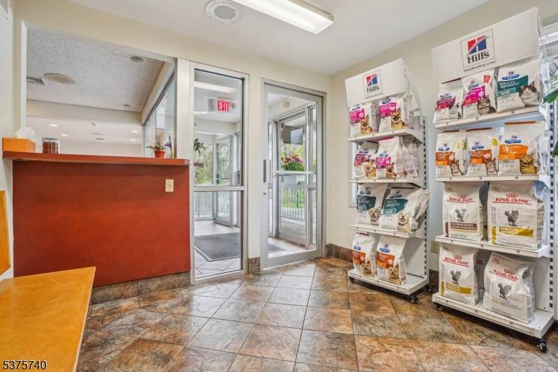 Wayne Twp., NJ 07470,455 Newark Pompton Tpke