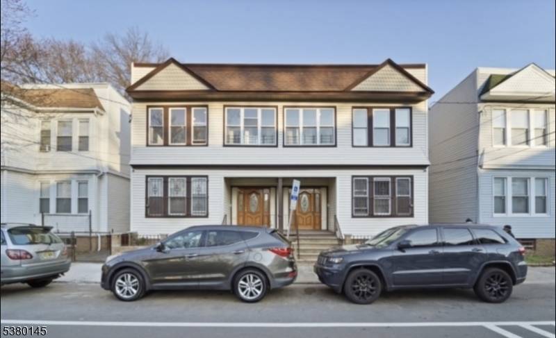 Newark City, NJ 07108,816 S 19Th St #2R