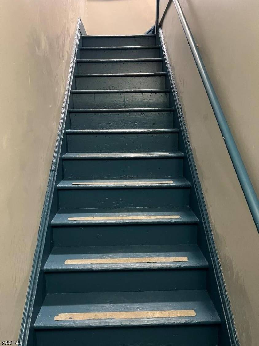 Newark City, NJ 07108,816 S 19Th St #2R