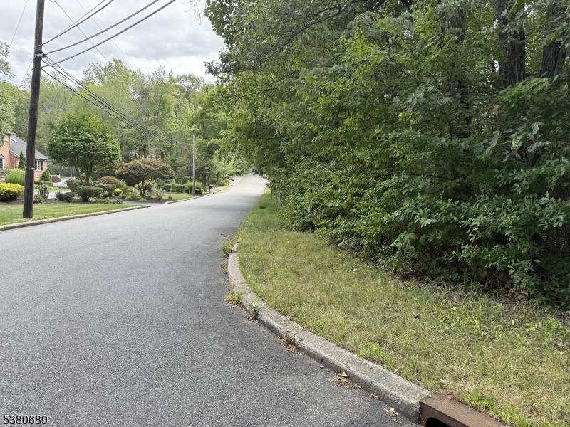 Kinnelon Boro, NJ 07405,15 Saw Mill Rd