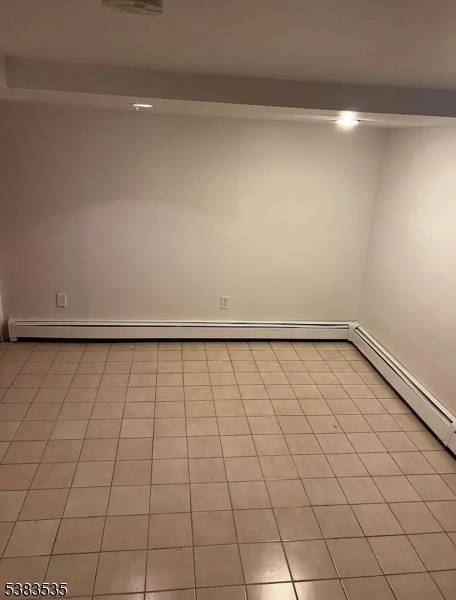 Newark City, NJ 07104,832 Parker St