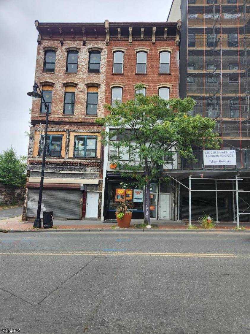 Elizabeth City, NJ 07201,231 Broad St