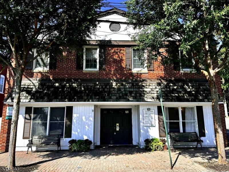 Chatham Boro, NJ 07928,10 Fairmount Ave
