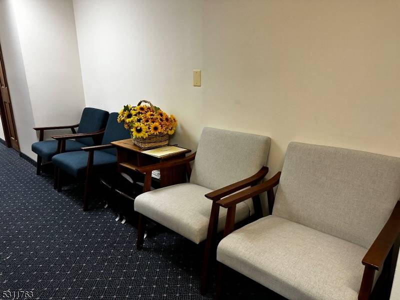 Chatham Boro, NJ 07928,10 Fairmount Ave