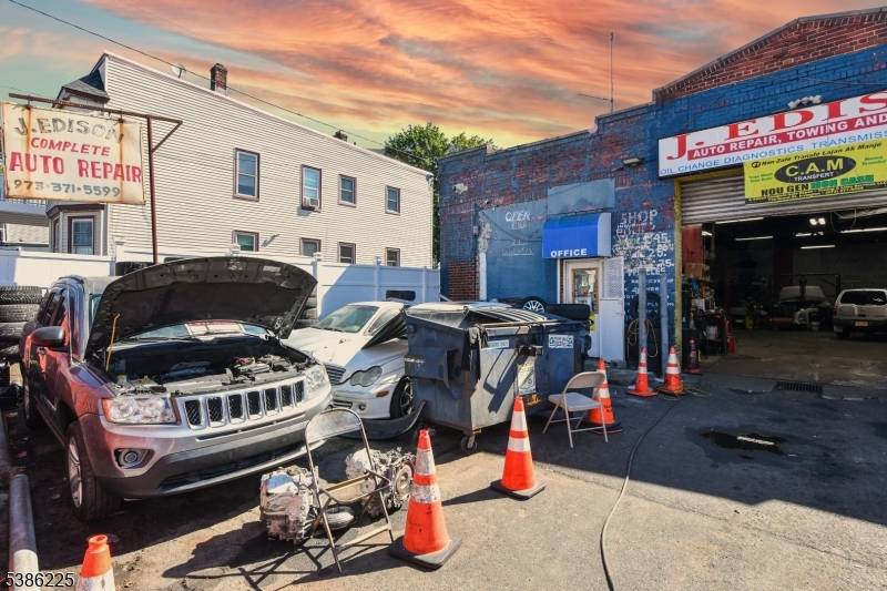 Irvington Twp., NJ 07111,734 Grove St