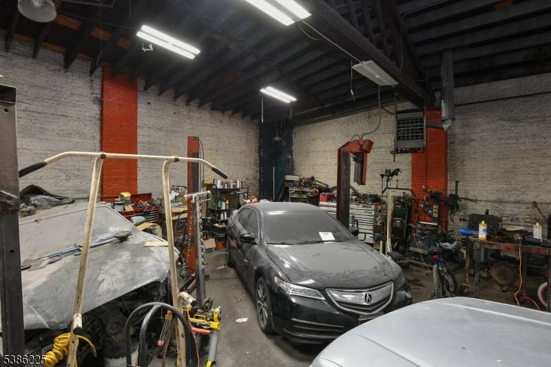 Irvington Twp., NJ 07111,734 Grove St