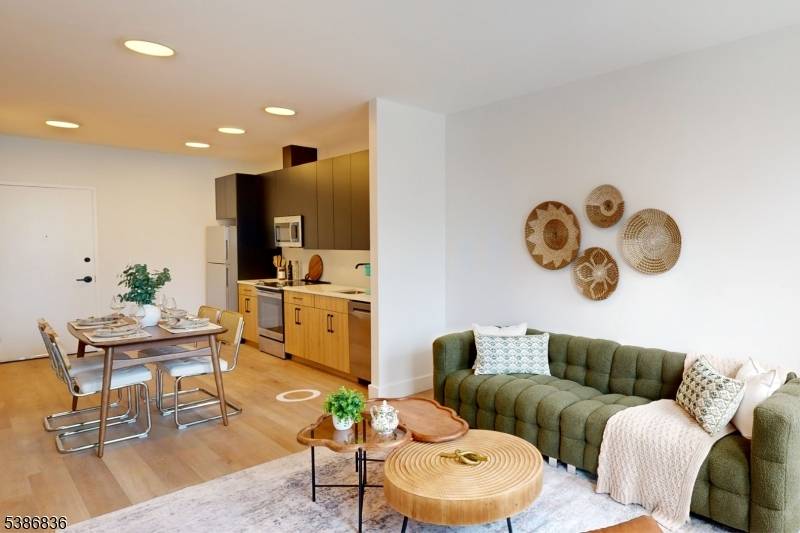 Newark City, NJ 07105,39 Madison St