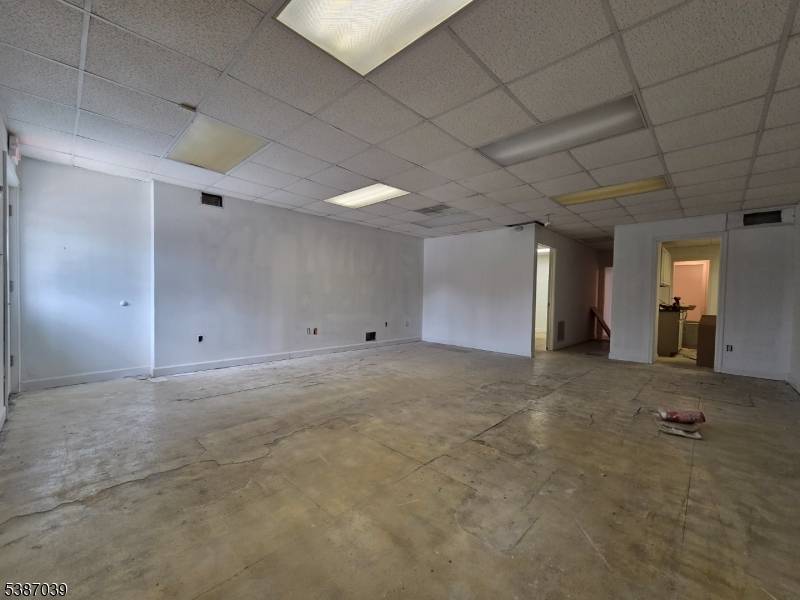 Garwood Boro, NJ 07027,246 North Ave