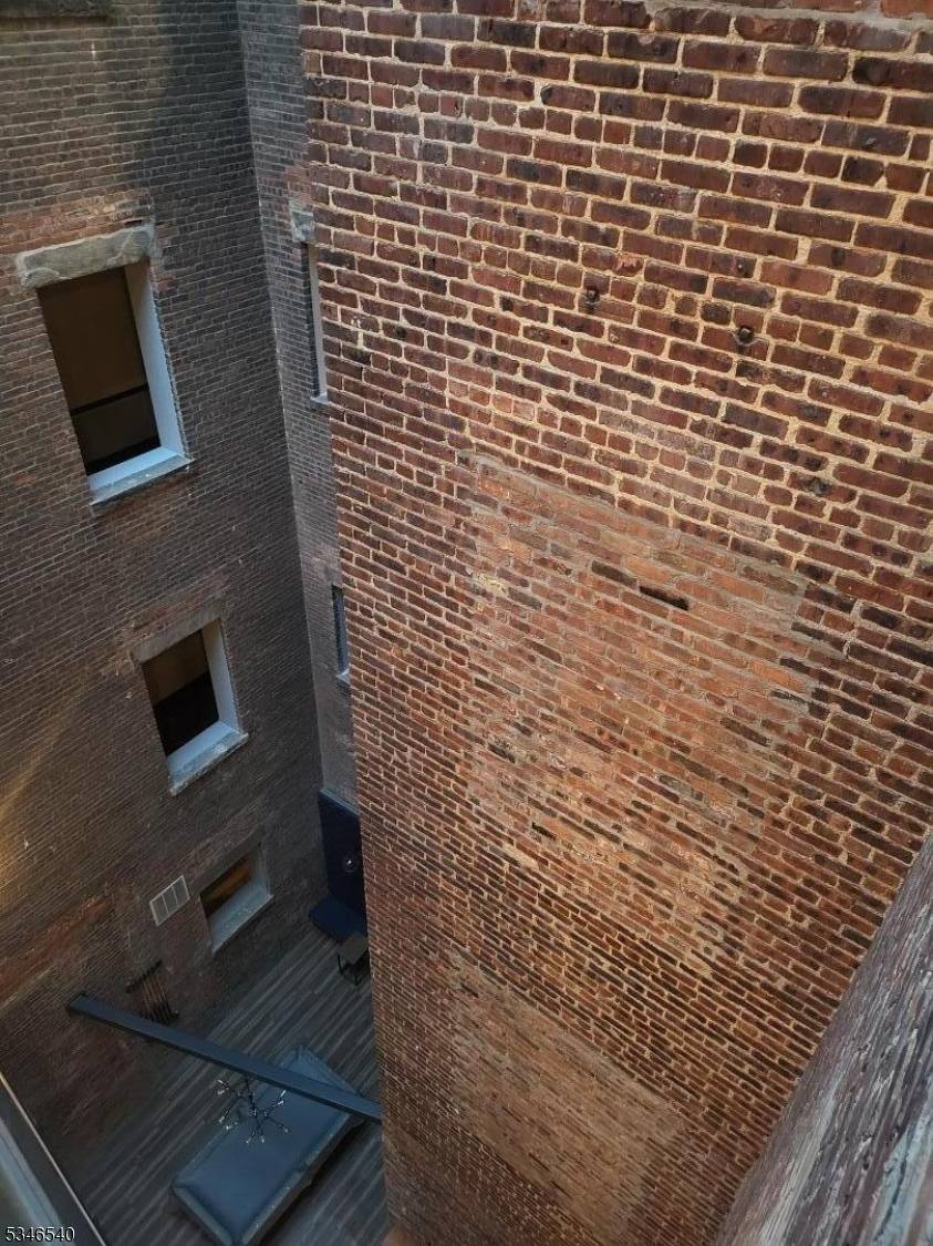 Newark City, NJ 07105,274 Lafayette St