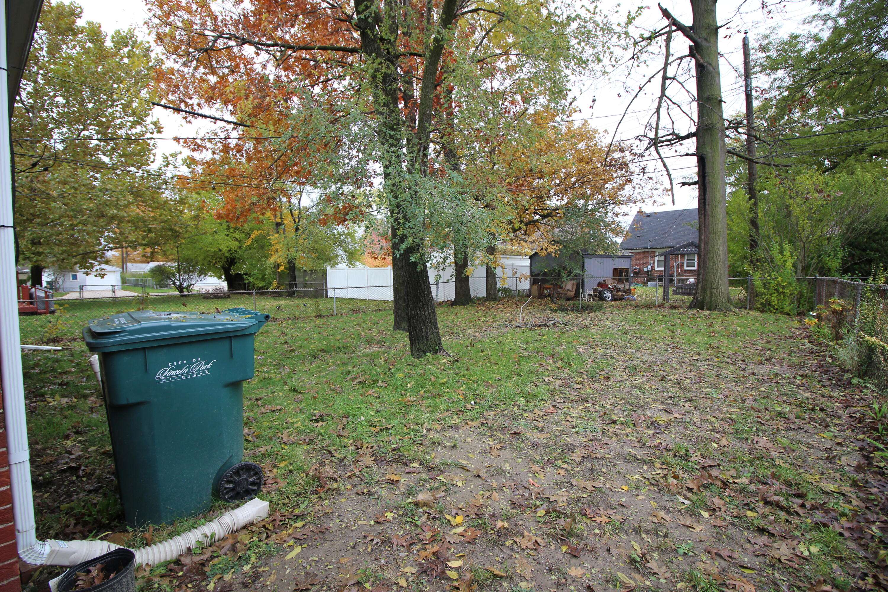 Lincoln Park, MI 48146,767 Highland AVE