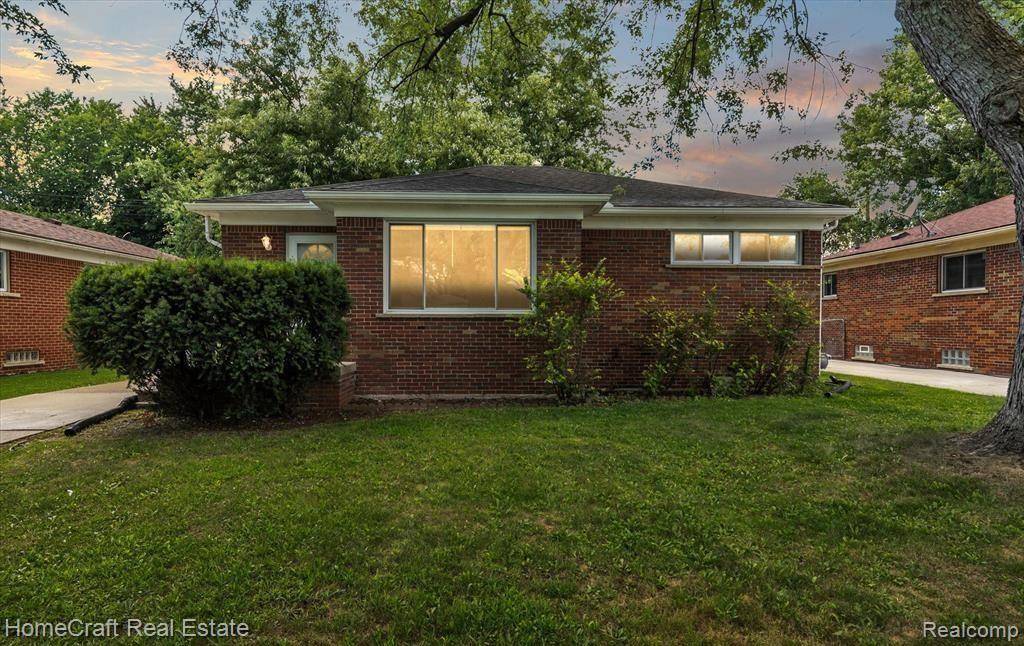 Redford, MI 48239,9987 BRADY