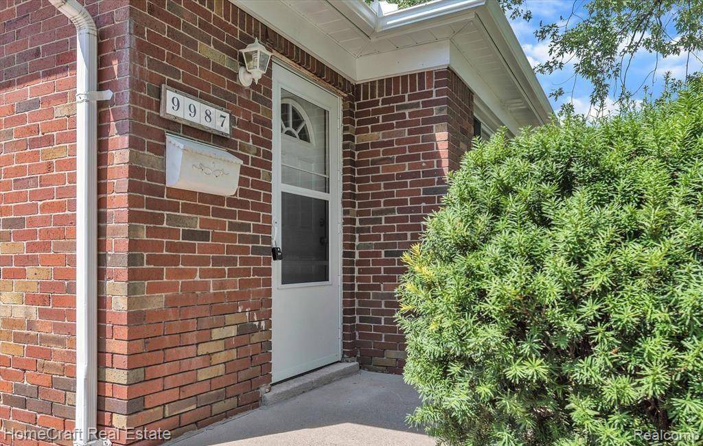 Redford, MI 48239,9987 BRADY