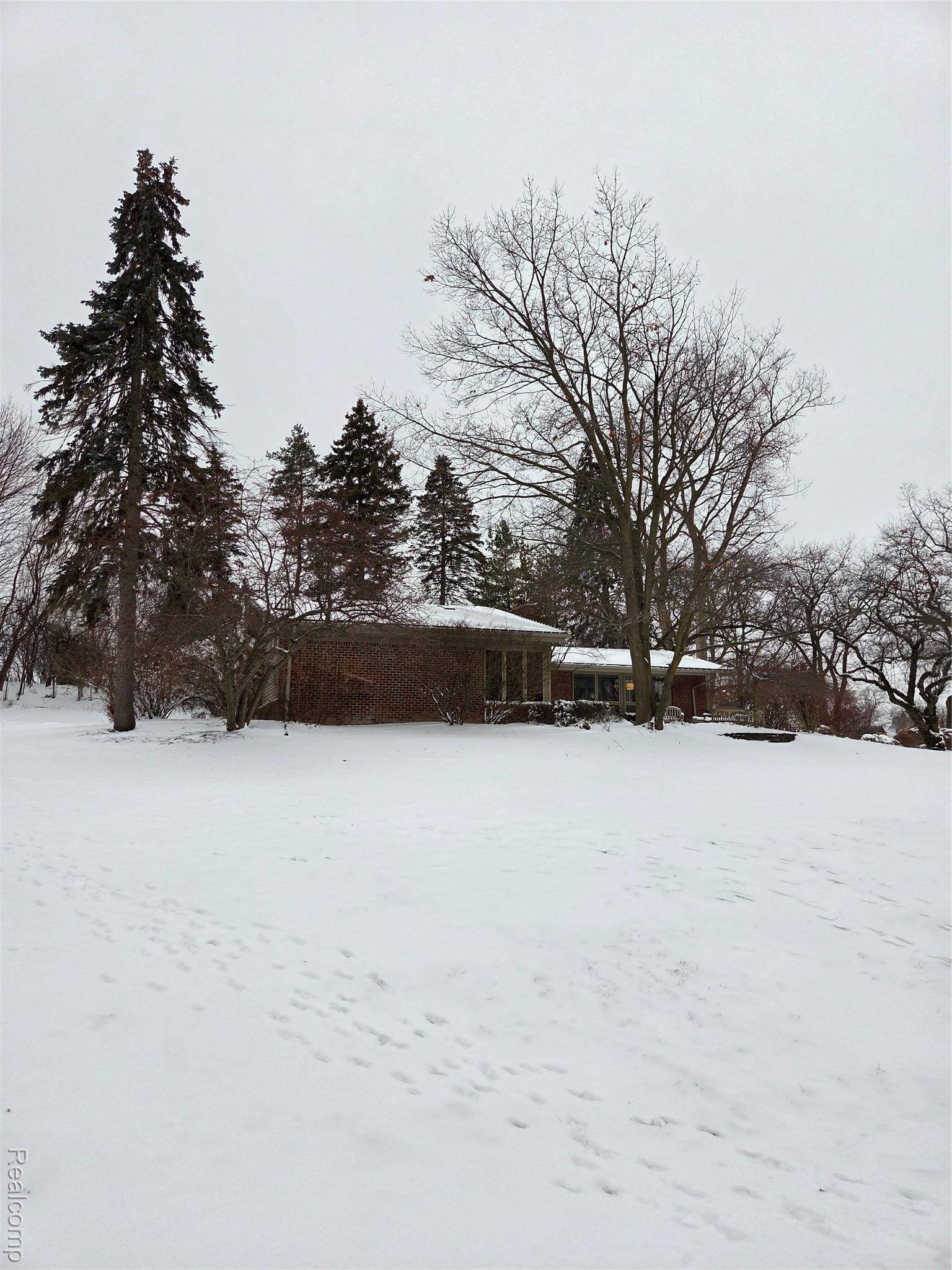 Bloomfield Hills, MI 48302,2745 Ayrshire DR