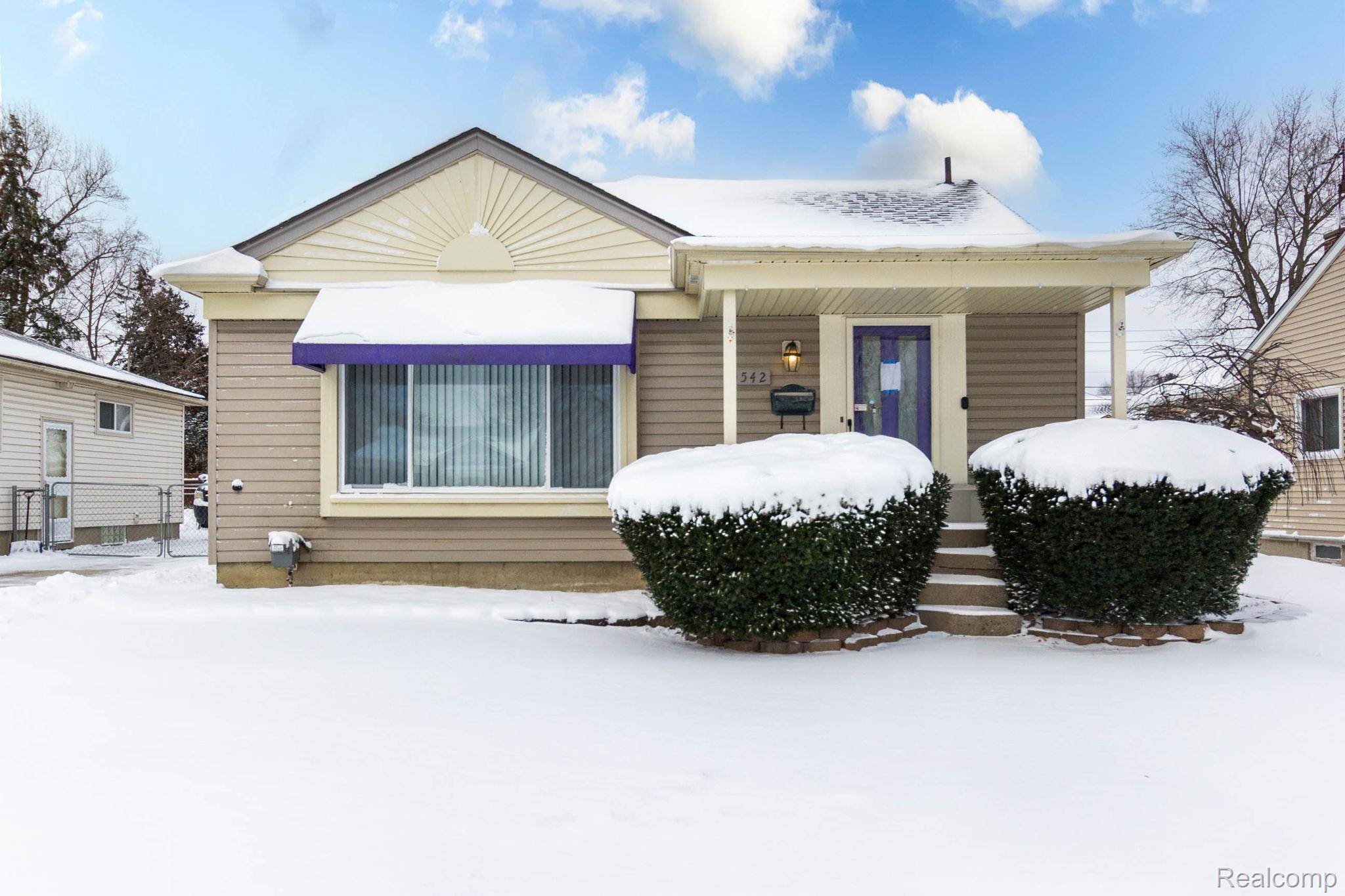 Clawson, MI 48017,542 S Manitou AVE