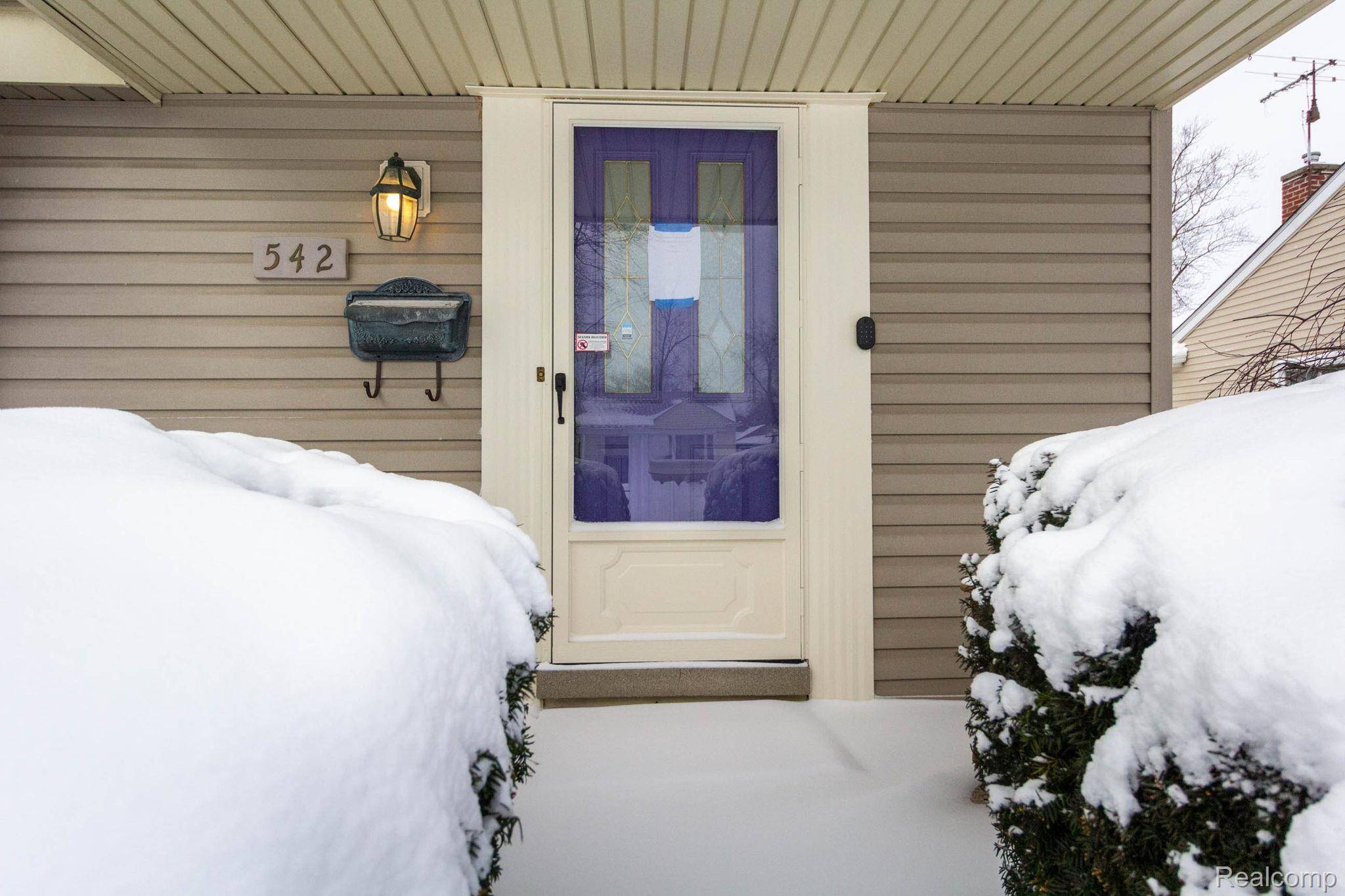 Clawson, MI 48017,542 S Manitou AVE