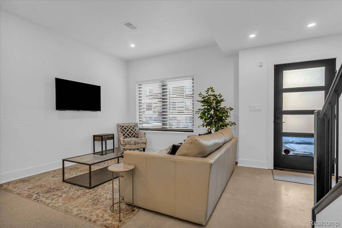 Detroit, MI 48206,7536 Churchill ST