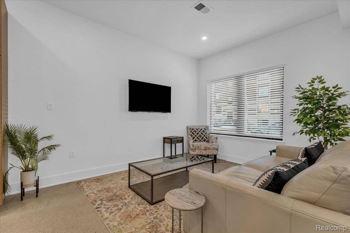 Detroit, MI 48206,7536 Churchill ST