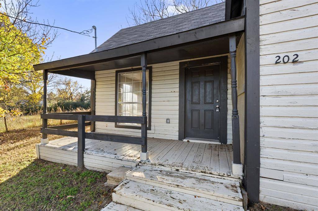 Emory, TX 75440,202 S Dunbar Lane