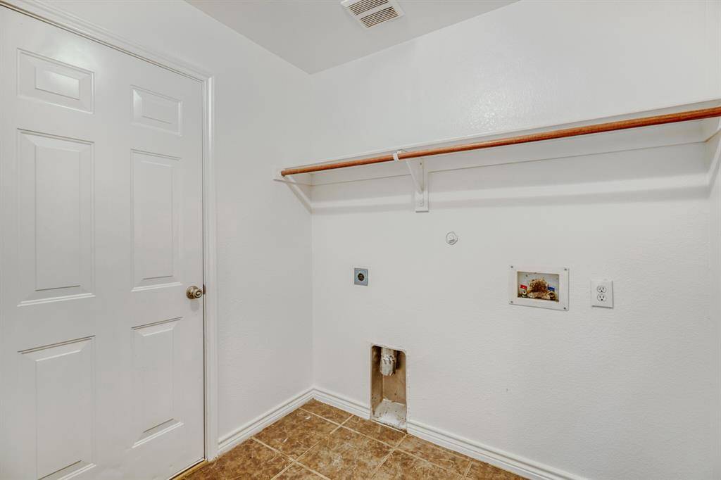 Corinth, TX 76210,2207 Creekedge Court