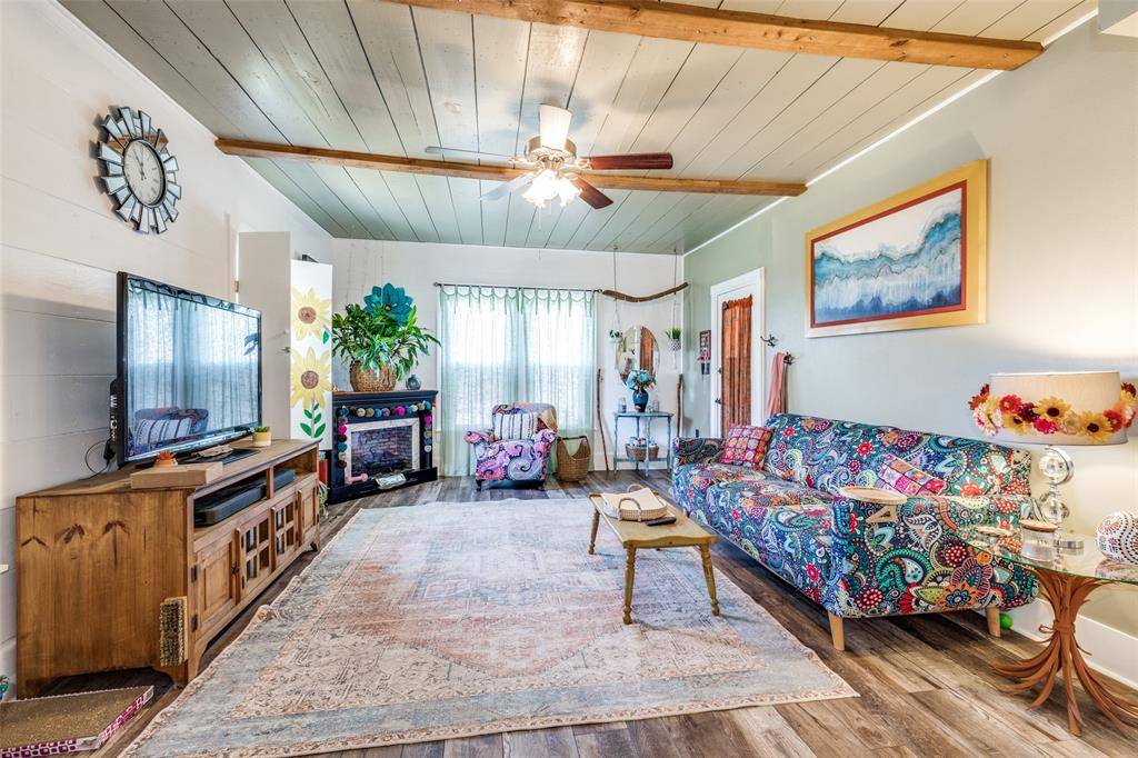 Palo Pinto, TX 76484,435 Elm Street