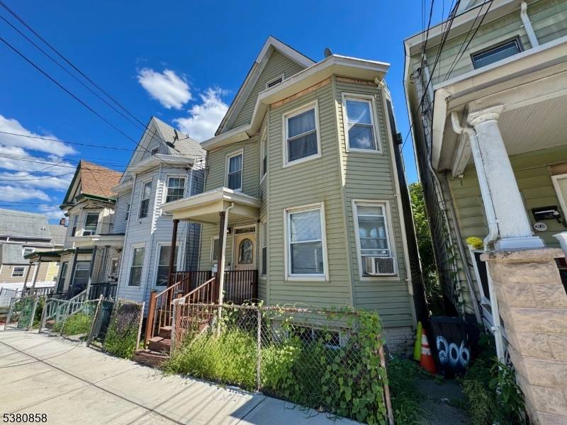 Prospect Park Boro, NJ 07508,206 N 6Th St