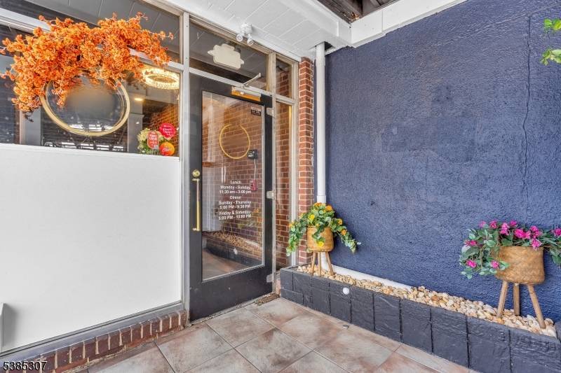 Red Bank Boro, NJ 07701,31 W Front Street