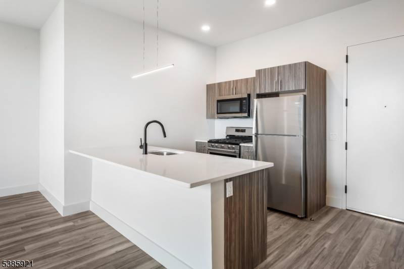 East Orange City, NJ 07017,55 Washington St #1F