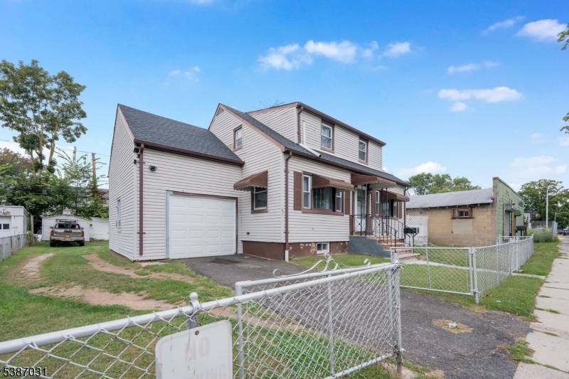 East Orange City, NJ 07018,375 Amherst St