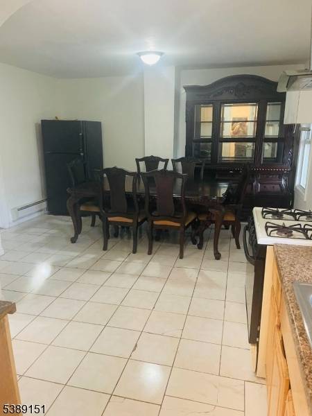 Newark City, NJ 07104,62 Highland Ave #2