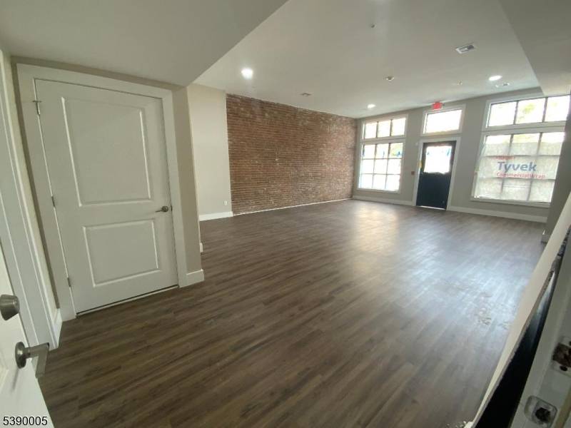 Newark City, NJ 07105,120 Elm St